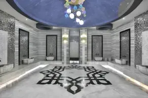 Hamam of spa-ruimte in Long Beach Alanya met marmeren afwerking.
