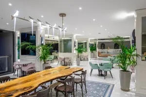 Moderne lobby en lounge van Long Beach Alanya.