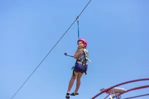 Zipline-activiteit bij Long Beach Alanya.